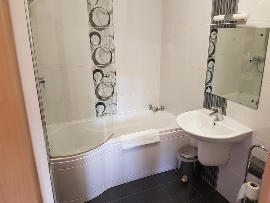 Sutherlands Hotel Gateshead